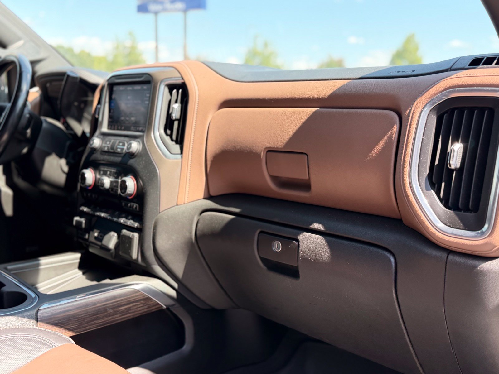 Used 2022 Chevrolet Silverado 2500 High Country AWD/4WD image 15