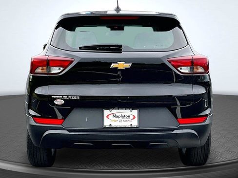 Used 2023 Chevrolet TrailBlazer LS FWD image 4