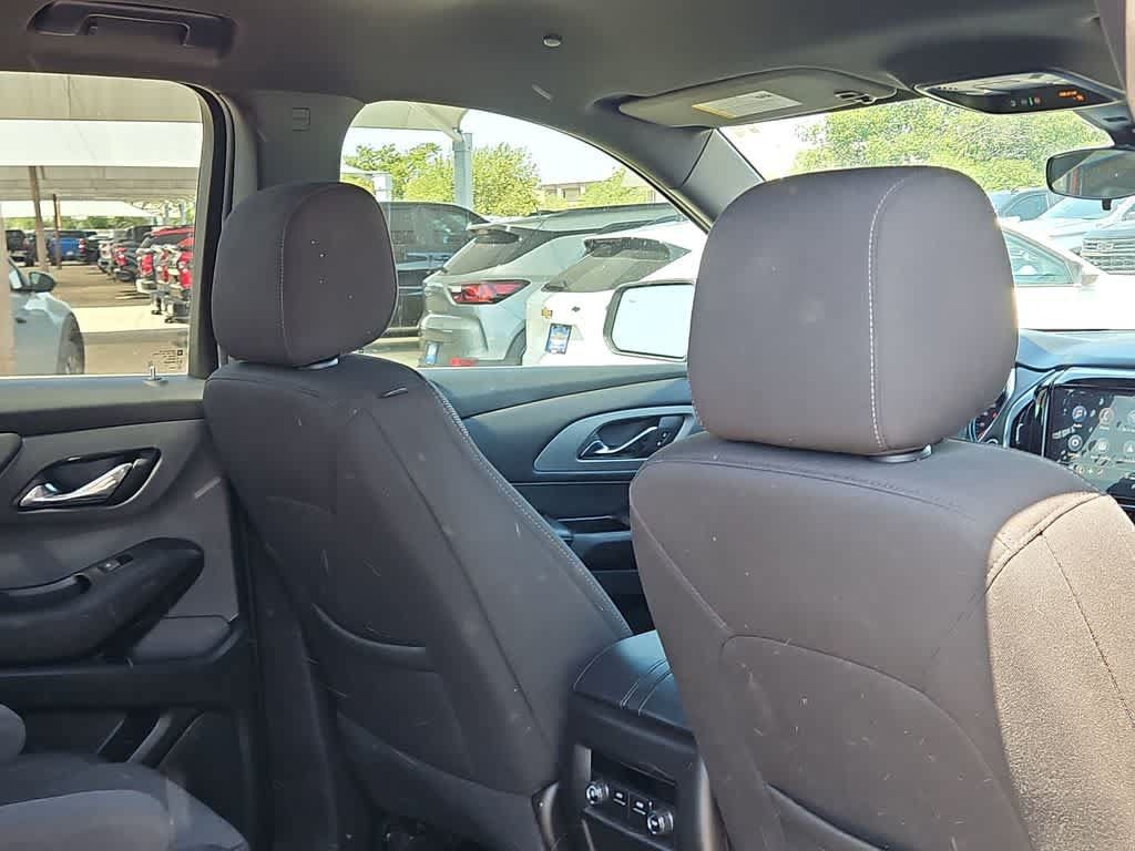 Used 2023 Chevrolet Traverse LT FWD image 17