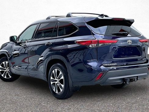 Used 2021 Toyota Highlander XLE FWD image 5