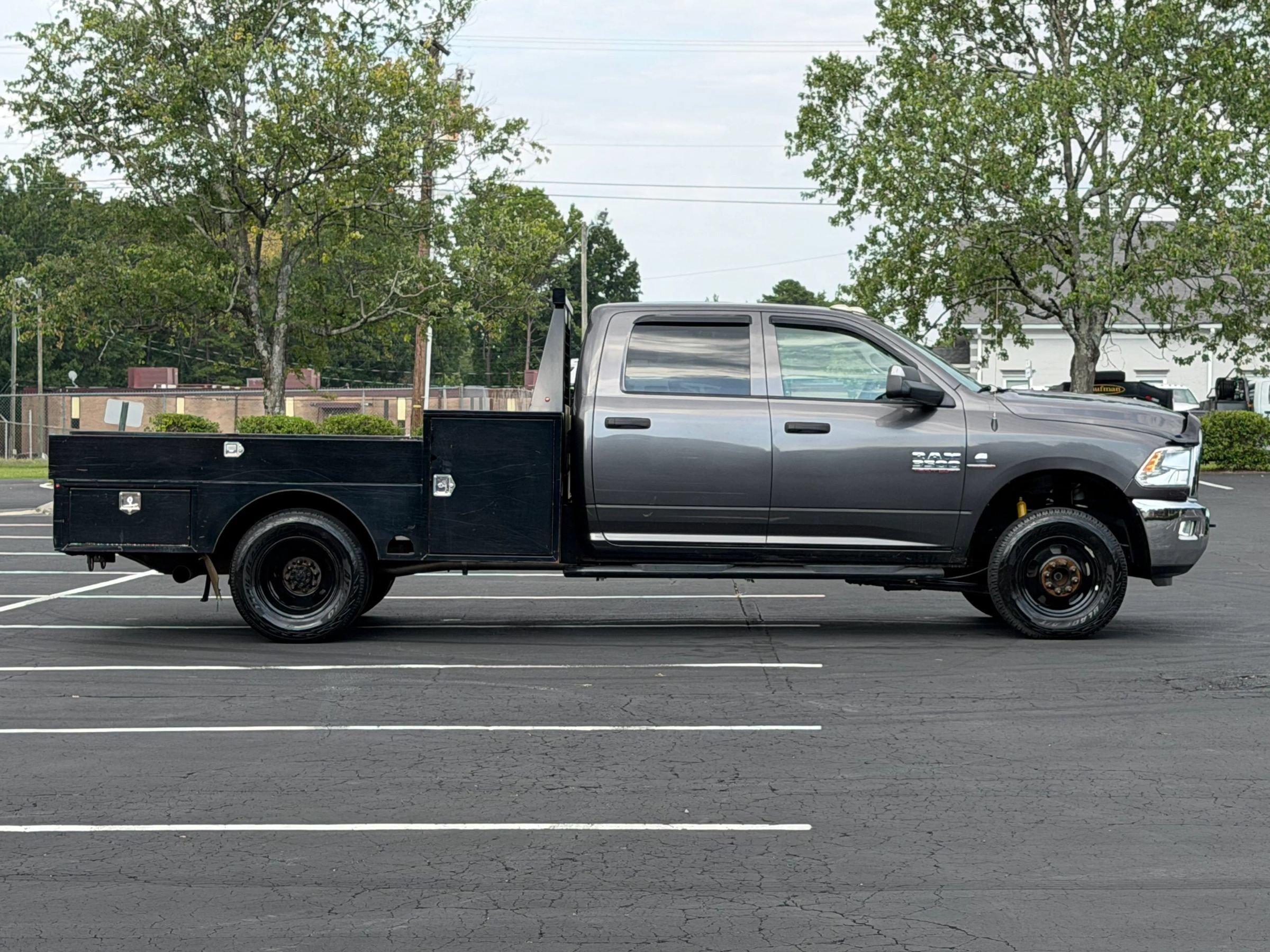 Used 2018 RAM 3500 Tradesman w/ Chrome Appearance Group AWD/4WD image 5