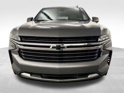 Used 2021 Chevrolet Suburban LT image 3