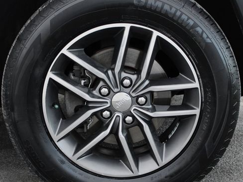 Used 2017 Jeep Grand Cherokee Limited w/ Luxury Group II image 11