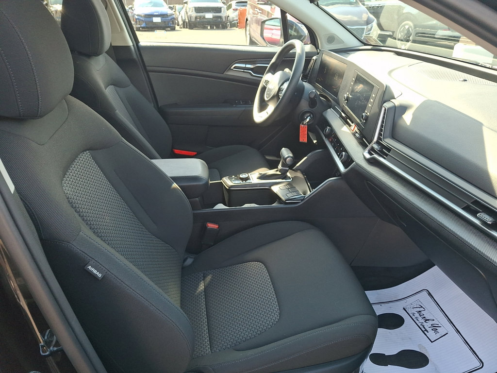Used 2024 Kia Sportage LX FWD image 13