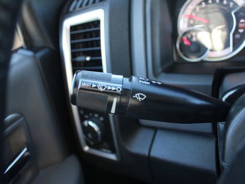 Used 2018 RAM 1500 Classic SLT image 15