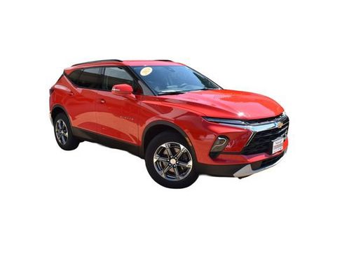 Used 2024 Chevrolet Blazer LT FWD image 2