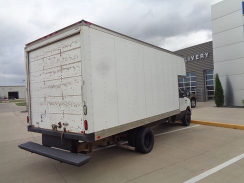 Used 2012 Ford E-350 and Econoline 350 Super Duty w/ Payload Pkg image 5