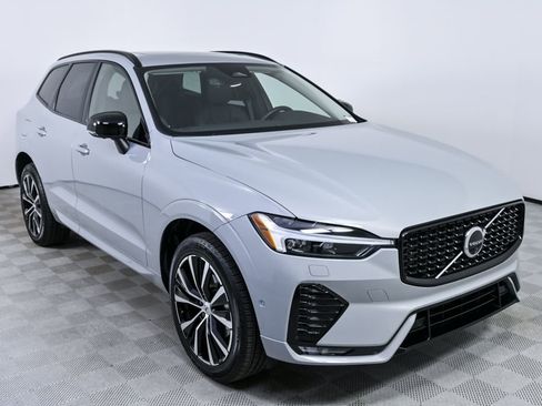 Certified 2025 Volvo XC60 B5 Plus AWD/4WD image 27