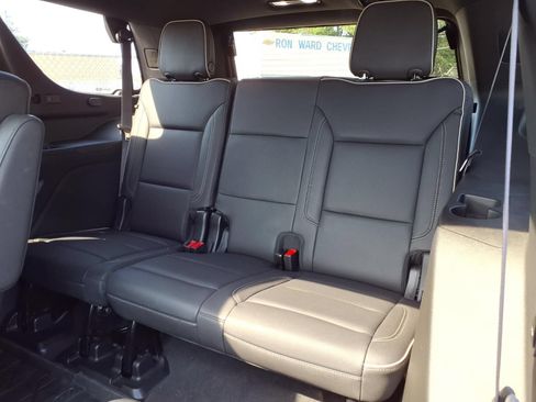 Used 2023 Chevrolet Tahoe Premier w/ Advanced Technology Package AWD/4WD image 23