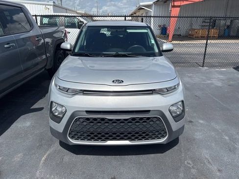 Used 2020 Kia Soul LX FWD image 2