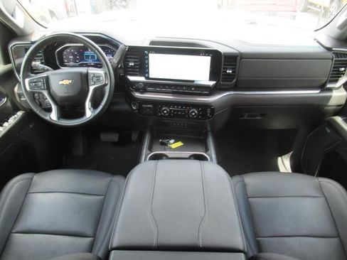Used 2024 Chevrolet Silverado 2500 LTZ w/ LTZ Convenience Package image 12