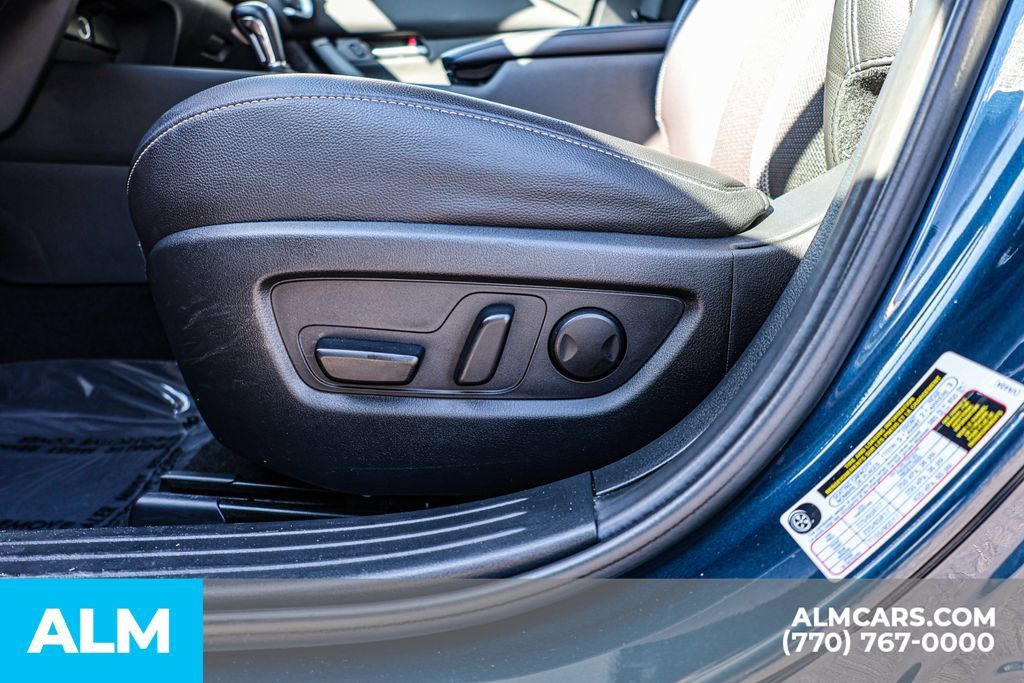 Used 2025 MAZDA CX-50 AWD 2.5 S w/ Preferred Package image 24