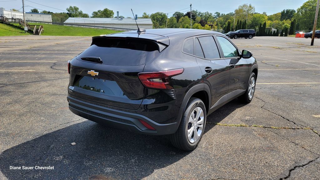 New 2026 Chevrolet Trax LS FWD image 12