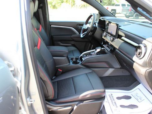 Used 2023 Chevrolet Colorado Z71 image 18