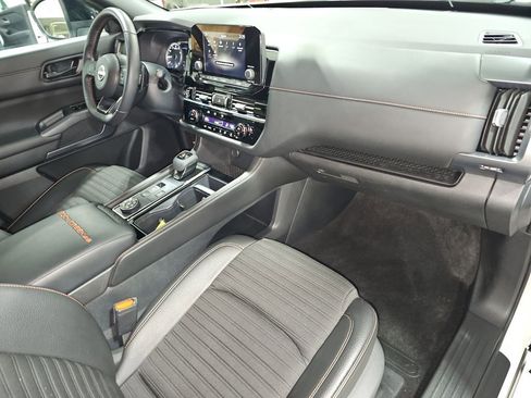 Used 2024 Nissan Pathfinder Rock Creek image 16