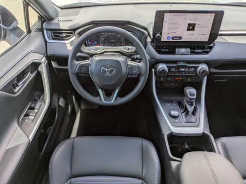 Used 2023 Toyota RAV4 XSE AWD/4WD image 16