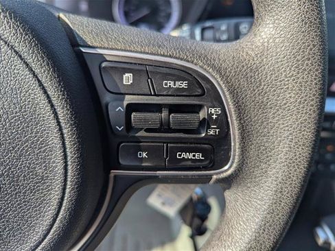 Used 2022 Kia Niro LX FWD image 15
