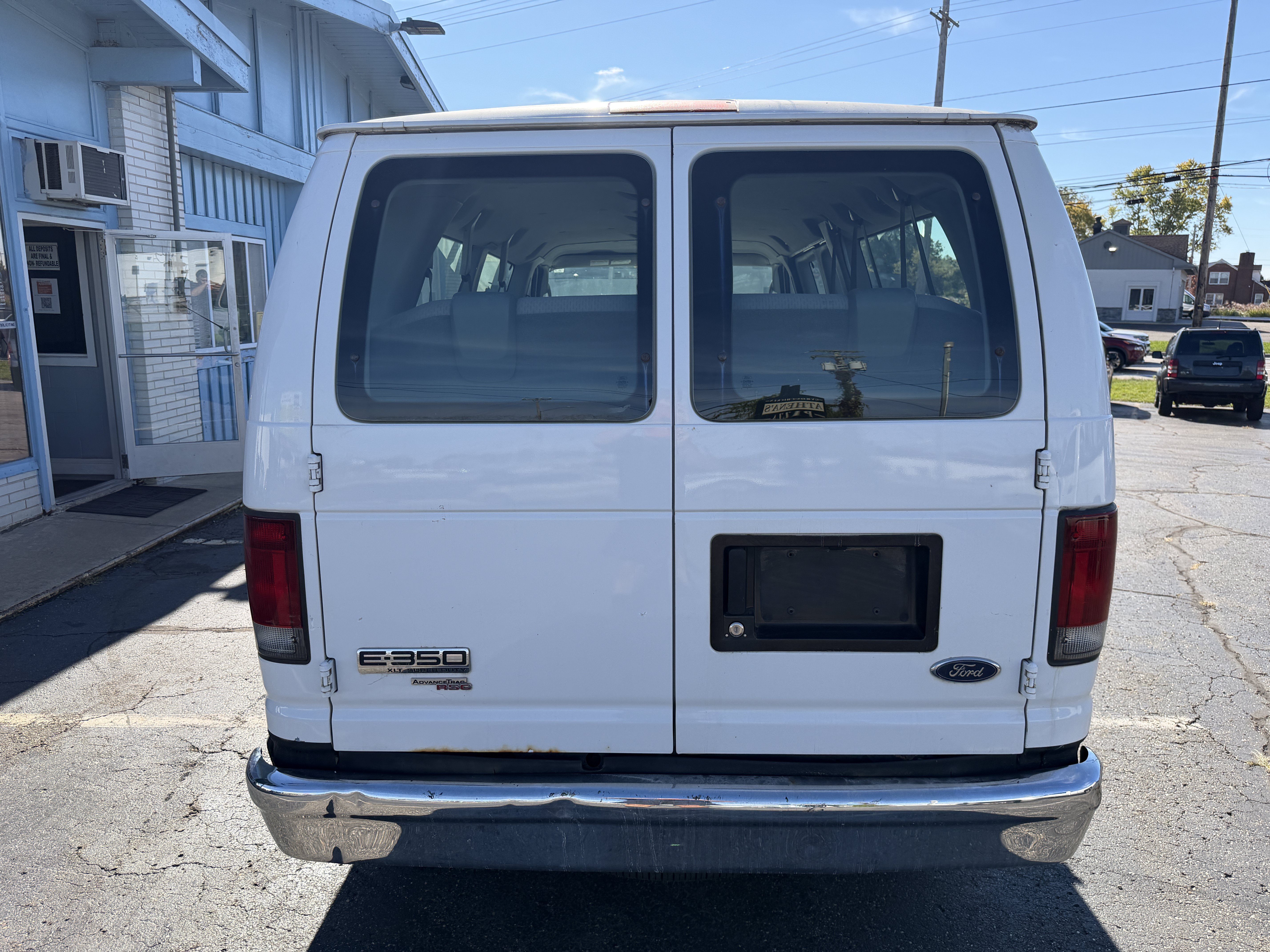 Used 2008 Ford E-350 and Econoline 350 XL RWD image 4