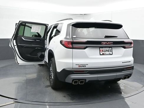 Used 2025 GMC Acadia Elevation FWD image 53