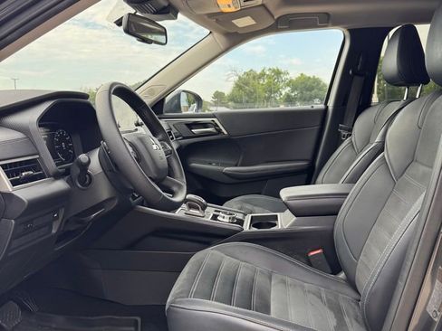 Used 2024 Mitsubishi Outlander SE AWD/4WD image 6