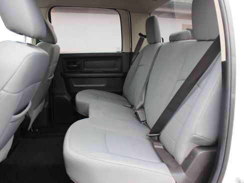 Used 2013 RAM 2500 Tradesman w/ Chrome Appearance Group image 32