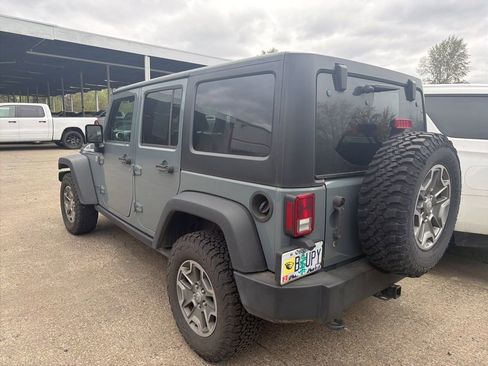 Used 2015 Jeep Wrangler Unlimited Rubicon w/ Connectivity Group image 5
