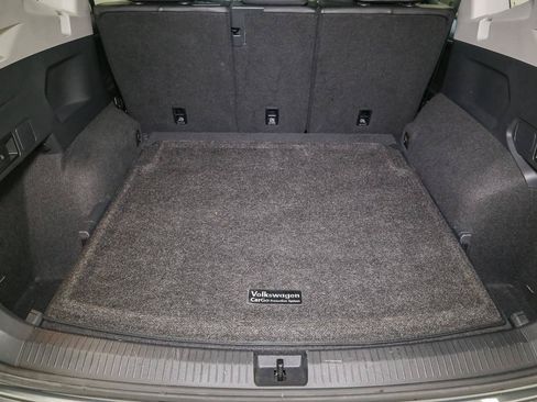 Used 2021 Volkswagen Tiguan SE w/ Panoramic Sunroof Package AWD/4WD image 14