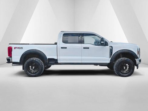 Used 2024 Ford F250 XLT w/ FX4 Off-Road Package AWD/4WD image 8