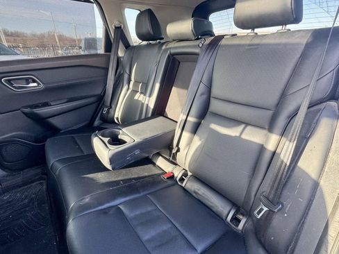 Used 2021 Nissan Rogue SV w/ Premium Package image 12