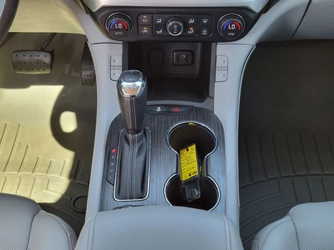 Used 2019 GMC Acadia SLT image 24