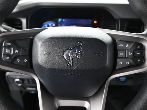 Used 2021 Ford Bronco Base image 10