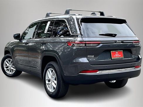 Used 2024 Jeep Grand Cherokee Laredo X image 4