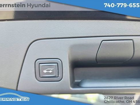 Used 2022 Buick Envision Avenir w/ Technology Package II AWD/4WD image 35