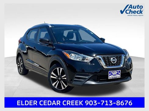 Used 2018 Nissan Kicks SV FWD image 1