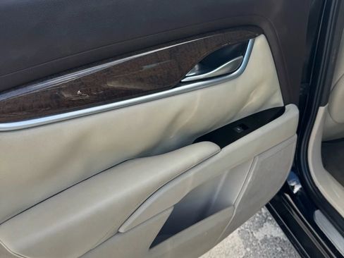 Used 2013 Cadillac XTS Luxury w/ Driver Awareness Package image 10