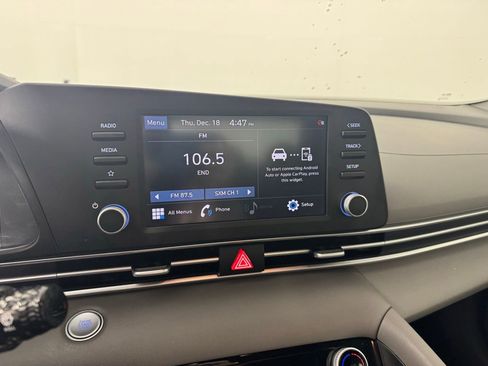 Used 2022 Hyundai Elantra SEL image 14