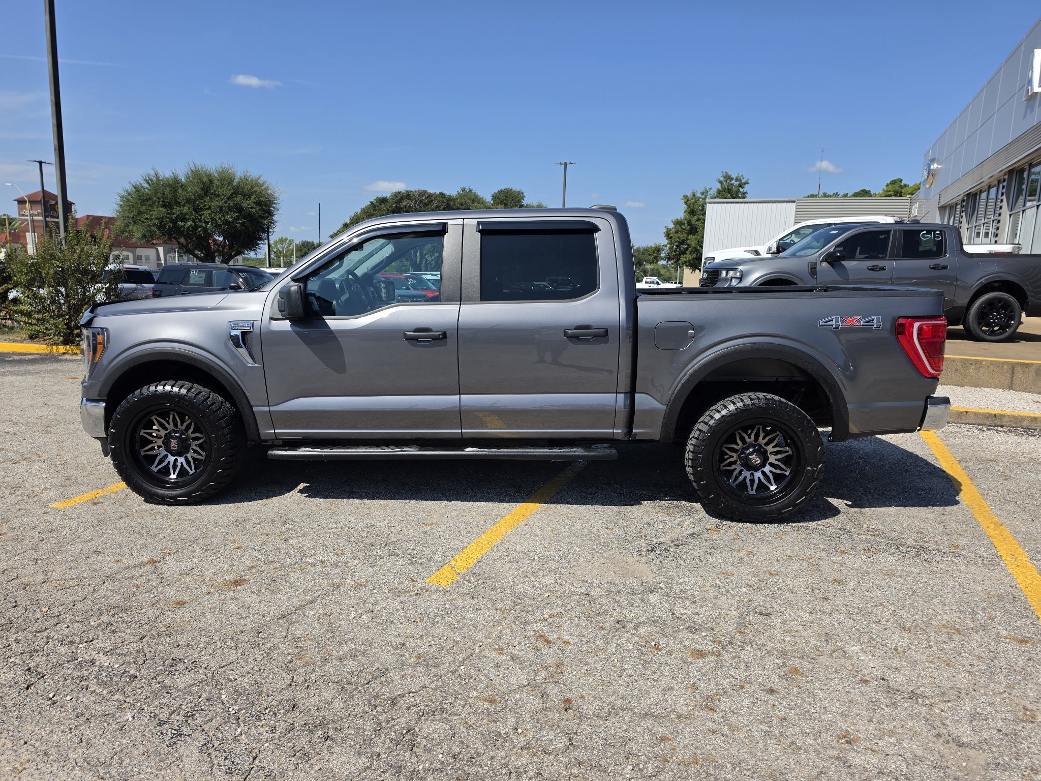 Used 2023 Ford F150 XLT w/ Trailer Tow Package AWD/4WD image 8