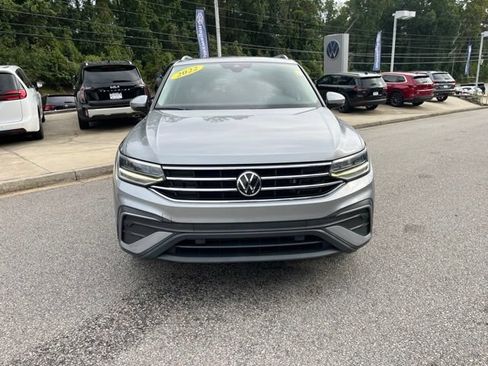 Used 2022 Volkswagen Tiguan SE FWD image 38
