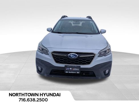 Used 2020 Subaru Outback Premium image 5