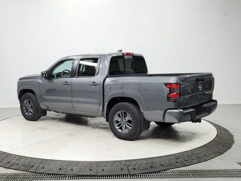 Used 2025 Nissan Frontier SV w/ SV Convenience Package RWD image 5