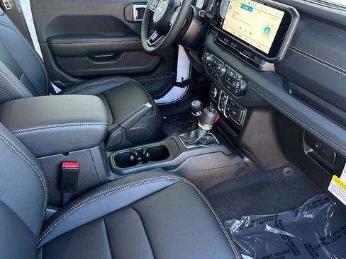 New 2026 Jeep Gladiator Sport image 16