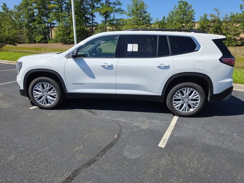 Used 2026 GMC Acadia Elevation w/ Elevation Premium Package FWD image 16
