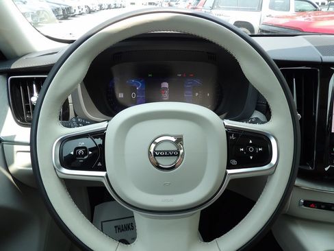 Certified 2025 Volvo XC60 B5 Ultra w/ Protection Package Premier AWD/4WD image 18
