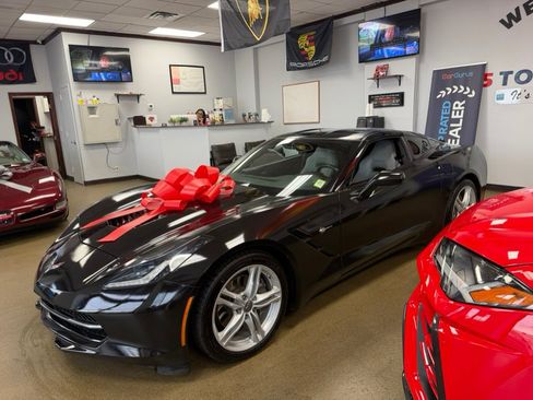 Used 2016 Chevrolet Corvette Stingray Coupe w/ Battery Protection Package RWD image 24