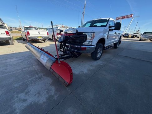 Used 2021 Ford F250 XL w/ Power Equipment Group image 4
