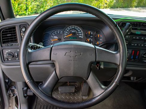 Used 2004 Chevrolet Silverado 1500 4x4 Regular Cab w/ Light Duty Power Package image 11
