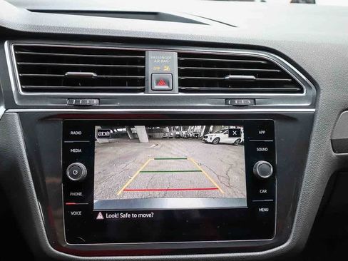 Used 2023 Volkswagen Tiguan SE R-Line image 26