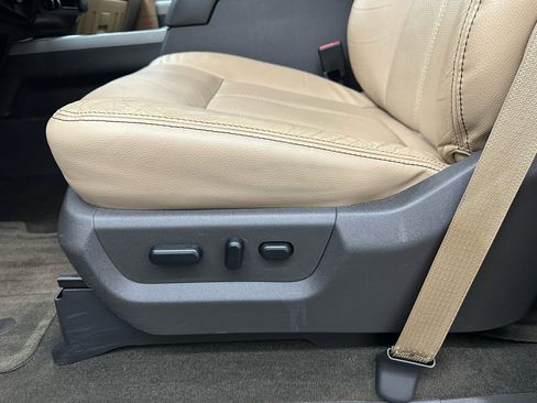 Used 2014 Ford F350 Lariat w/ Lariat Interior Package image 15