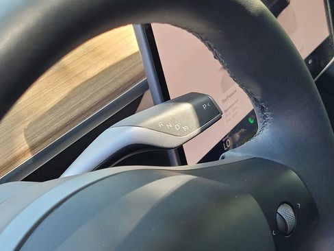 Used 2023 Tesla Model Y Long Range AWD/4WD image 19