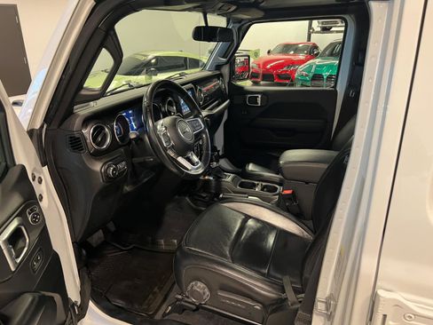 Used 2021 Jeep Wrangler Unlimited Sahara image 10